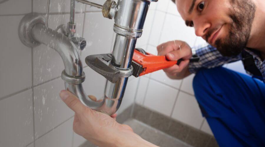 Toilet leak repair in Ten Sleep, WY